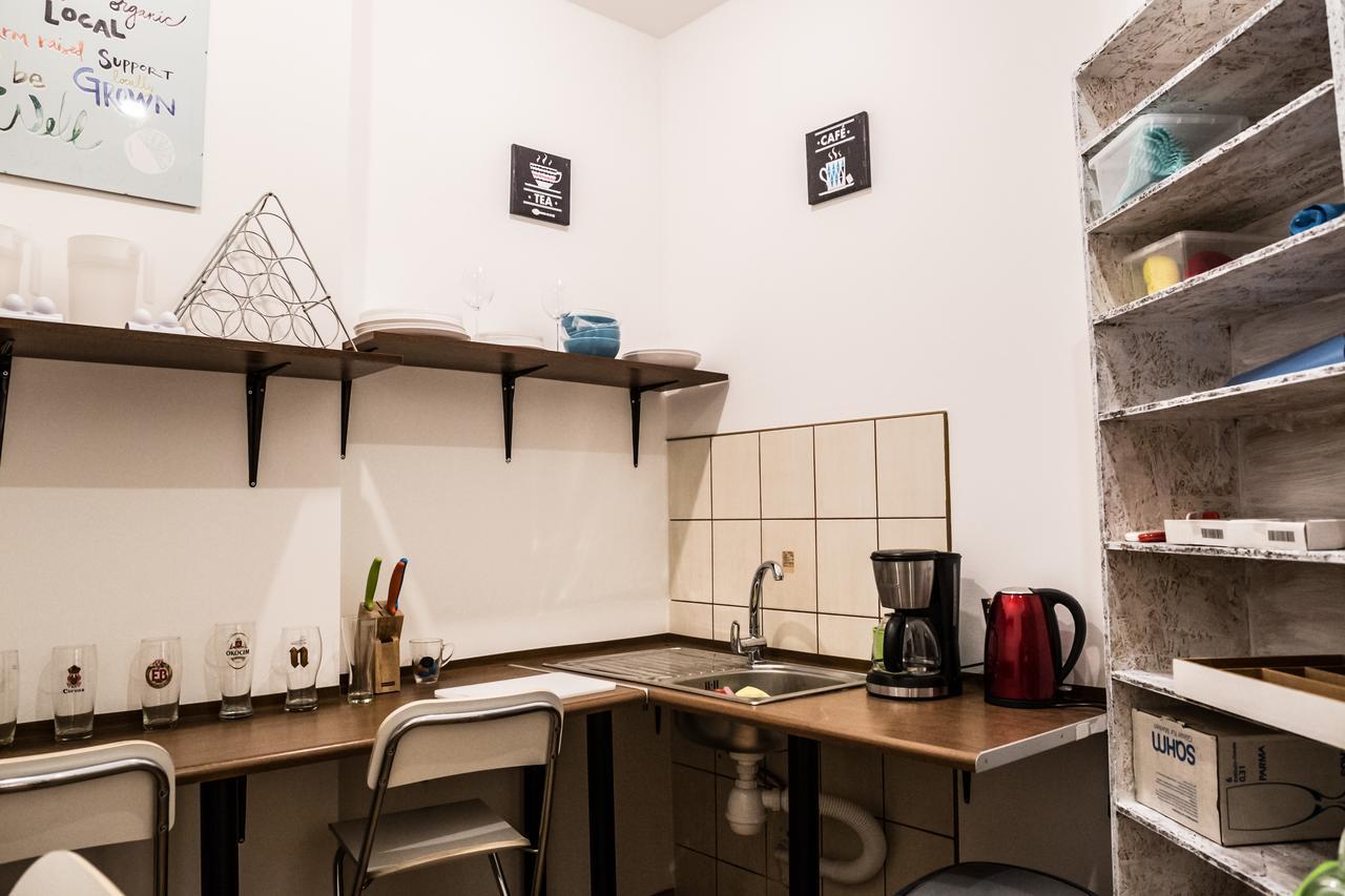 Flyfly Hostel , Darmowy Parking , Rezerwuj Przez Urzadzenia Mobilne -10 Procent Wrocław Exteriör bild
