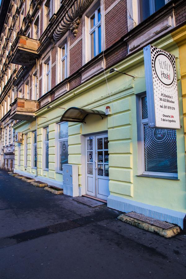 Flyfly Hostel , Darmowy Parking , Rezerwuj Przez Urzadzenia Mobilne -10 Procent Wrocław Exteriör bild