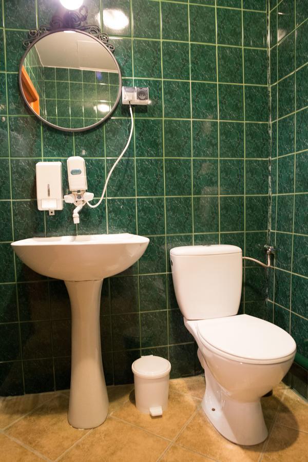 Flyfly Hostel , Darmowy Parking , Rezerwuj Przez Urzadzenia Mobilne -10 Procent Wrocław Exteriör bild