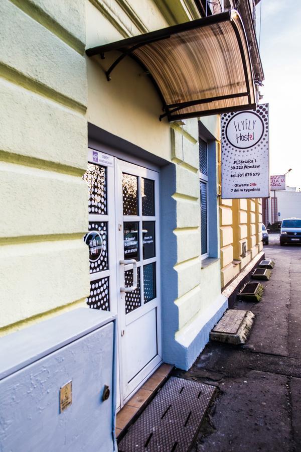 Flyfly Hostel , Darmowy Parking , Rezerwuj Przez Urzadzenia Mobilne -10 Procent Wrocław Exteriör bild