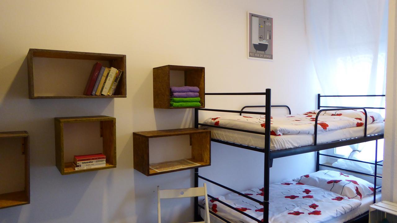 Flyfly Hostel , Darmowy Parking , Rezerwuj Przez Urzadzenia Mobilne -10 Procent Wrocław Exteriör bild