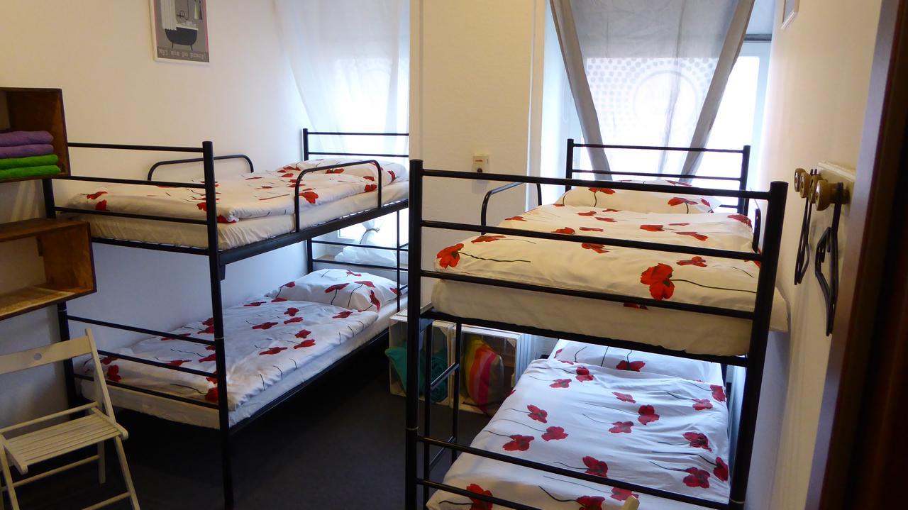Flyfly Hostel , Darmowy Parking , Rezerwuj Przez Urzadzenia Mobilne -10 Procent Wrocław Exteriör bild