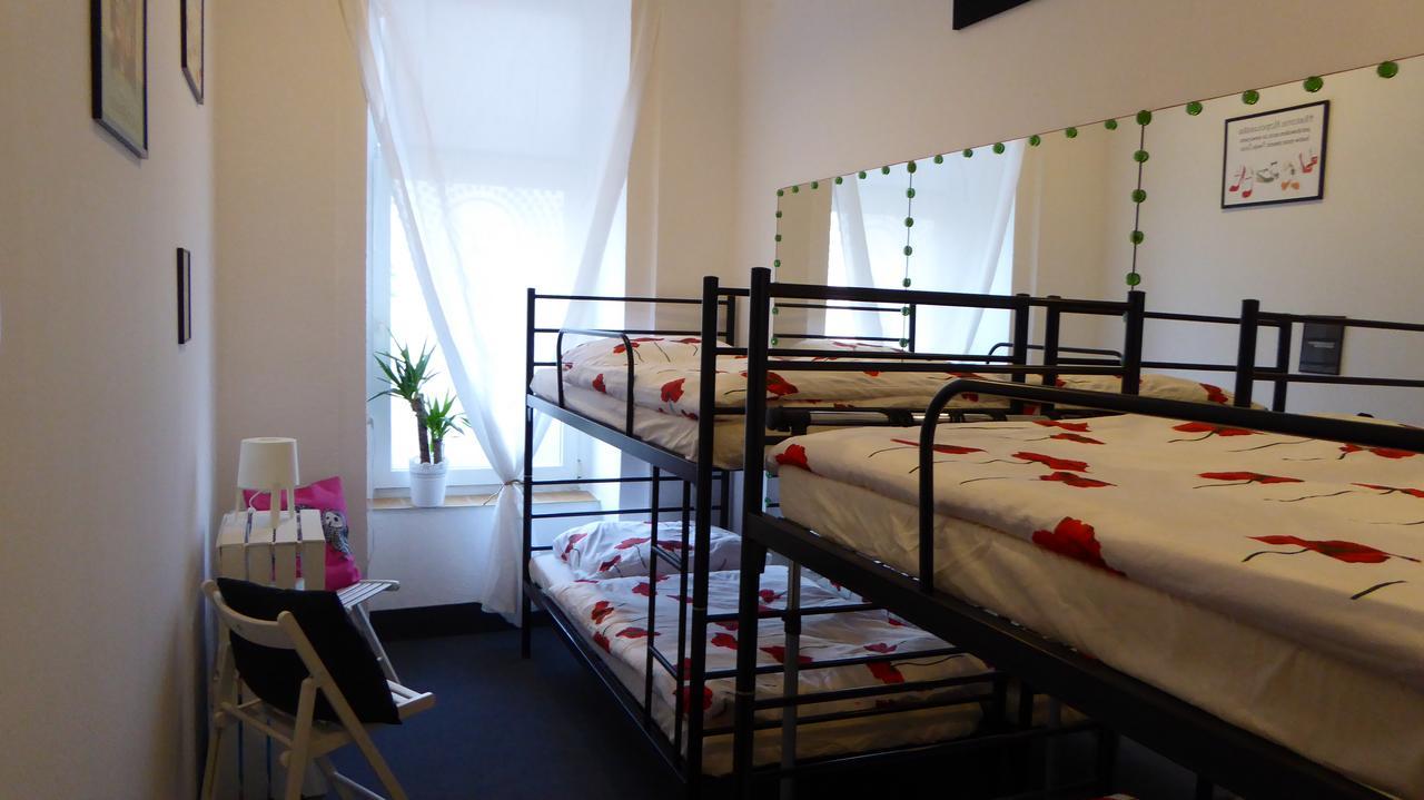Flyfly Hostel , Darmowy Parking , Rezerwuj Przez Urzadzenia Mobilne -10 Procent Wrocław Exteriör bild
