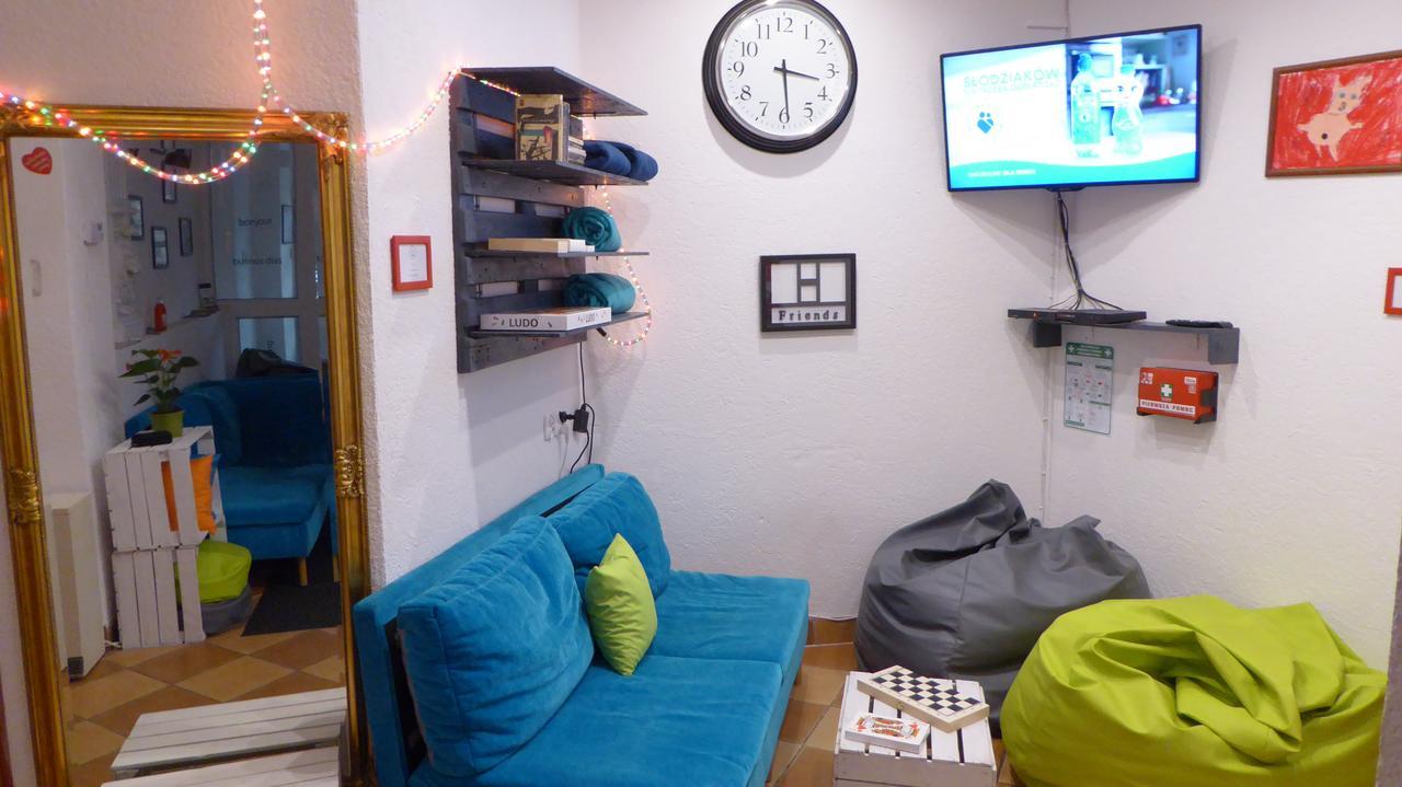 Flyfly Hostel , Darmowy Parking , Rezerwuj Przez Urzadzenia Mobilne -10 Procent Wrocław Exteriör bild